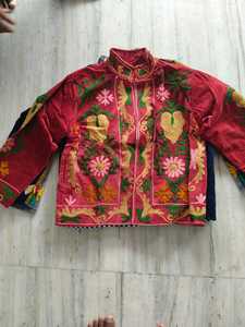 Manteau brodé VelvetSuzani pour femmes, fait main, floral, bohème, ethnique, veste d'hiver, artisan indien, fournisseur en gros, exportateur - Product Image 4