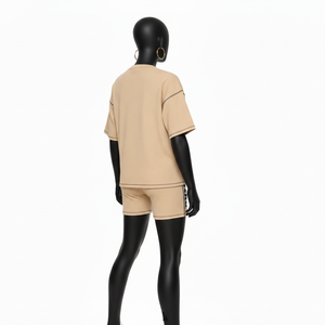 Conjunto de camiseta y pantalones cortos de mujer con textura de gofre de lujo, estampado en serigrafía, logotipo bordado, 100% algodón. - Product Image 5