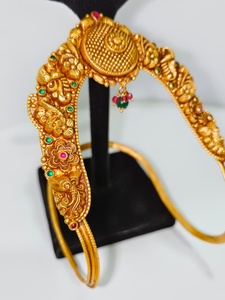 Joyería de templo Lakshmi de oro macizo de 22k, brazalete de oro amarillo auténtico, Bajuband Vanki, joyería nupcial tradicional del sur de la India para mujeres. - Product Image 2