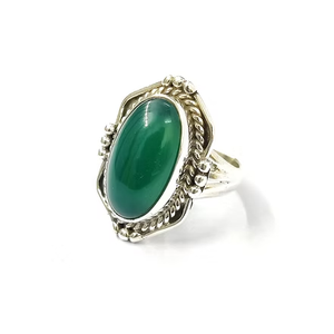 Vintage Green Gemstone <b>Ring</b> 925 Sterling <b>Silver</b> Oval Cabochon <b>Statement</b> Jewelry for Unisex Wear - Product Image 2