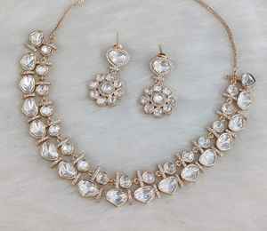 สร้อยคอโมอิสซาไนต์คุณภาพพรีเมียม พร้อมต่างหูสวยงาม ดีไซน์ล่าสุด เรียบหรู เหมาะสำหรับใส่ไปงานปาร์ตี้ งานหมั้น - Product Image 1