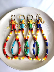Nouvel arrivage : Porte-clés tendance et élégant, multicolore, perlé, fait main, magnifique, design lanière, par HF Crafts - Product Image 4