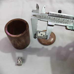 Juego de Tazas de Madera de Acacia de Lujo con Dos Dados de Hueso de Búfalo, Accesorios de Juego de Mesa Redondos de Estilo Antiguo - Product Image 3
