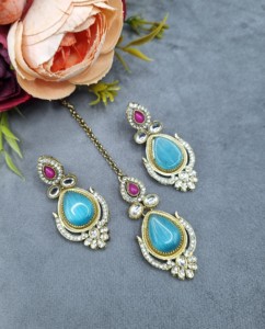 Collier de perles en forme de goutte d'eau avec boucles d'oreilles assorties et mangtika, bijoux de créateur, collection ethnique pour fêtes. - Product Image 3