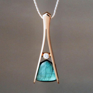 Collier pendentif turquoise géométrique plaqué or rose, design minimaliste avec accent diamant, unisexe, à porter au quotidien - Product Image 1
