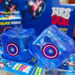 Needoh Cubo de Maltitol Capitán América, Juguetes Blandos de Superhéroes para Aliviar el Estrés, Juguetes Elásticos Antiestrés para Apretar - Product Image 1