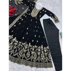 Hermoso Conjunto de Vestido Anarkali, Pantalón Modesto y Dupatta para Fiestas - Product Image 2