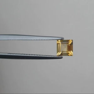 Pierre précieuse naturelle de citrine, pierre brute carrée à facettes, 5 mm, certifiée par un tiers, effet étoilé pour la fabrication de bijoux verts - Product Image 1