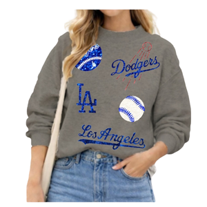 Sweat-shirt de baseball pour femme, coupe oversize, doublé, long, pour l'automne, idéal pour les jours de match - Respirant, avec broderies de sequins et design patchwork - Product Image 1