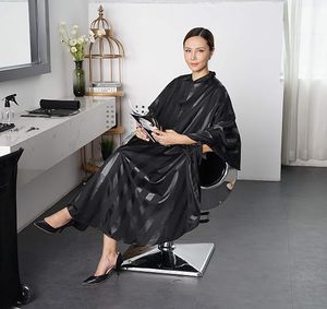 Capa de Peluquería Ecológica Tactus Industries, Poliéster Resistente al Agua, Diseño Unisex con Rayas Negras - Product Image 6