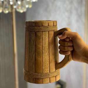 Jarra de Cerveza de Madera Hecha a Mano con Asa de Dragón, Estilo Vintage, Accesorio de Bar, Diseño Clásico para Hombre, Ecológica, Certificada CE, Apta para Microondas - Product Image 1