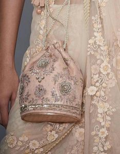 Sac Potli de Luxe Rose en Soie avec Broderie Chikankari et Miroir Doré, Pochette à Cordon pour Mariage et Soirée, Sac à Main Ethnique pour Femme - Product Image 5