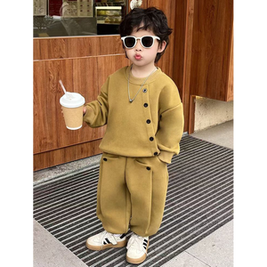 ชุดเซ็ตเสื้อสเวตเชิ้ตกระดุมไม่เรียงแถวสีเหลืองมัสตาร์ดสำหรับเด็กผู้ชายและกางเกงจ็อกเกอร์ - Product Image 2