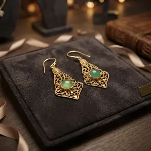 Pendientes de Latón con Ónix Verde |   Pendientes colgantes con gemas en tono dorado |   Joyería de Latón al por Mayor - Product Image 3