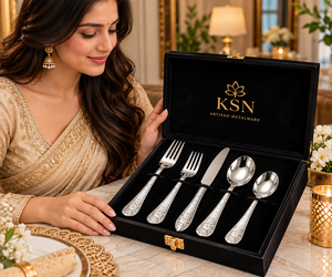 ชุดช้อนส้อมสแตนเลส KSN Royal พร้อมด้ามจับแบบตอกลาย ขัดเงาอย่างดี บรรจุในกล่องอย่างทนทาน เหมาะสำหรับงานแต่งงานและรับประทานอาหาร - Product Image 5