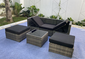 SF00036 Juego de sofás de ratán de fábrica directa en Vietnam, muebles de exterior cómodos con estructura de acero, vidrio templado y cojines de poliéster. - Product Image 2