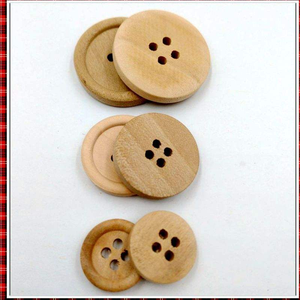 กระดุมไม้ขายส่งแบบสี่รู ขนาดปรับแต่งได้สำหรับเสื้อผ้า บรรจุ 50 ชิ้นต่อถุง - Product Image 3