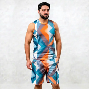 Conjunto de camiseta sin mangas y pantalones cortos con estampado geométrico para hombre, cuello en V, de secado rápido, tejido de poliéster, estilo deportivo, para verano. - Product Image 3