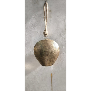 Campana de Navidad de metal hecha a mano, estilo antiguo, con relieve, adorno tipo campana de vaca, con cuerda de yute para colgar, para decoración navideña, casa de campo y árbol. - Product Image 5