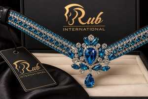 Diadema de Cuero de Lujo Personalizable Rub International con Cristales AB Brillantes y Diseño de Logotipo Personalizado para Espectáculos Ecuestres - Product Image 3
