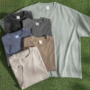 T-shirts oversize pour femme, noirs, délavés à la pierre, coupe carrée personnalisée, en tissu uni délavé 240 g/m² et imprimé délavé à l'acide 380 g/m² - Product Image 2