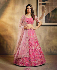 ชุดเลเฮนกาโชลีผ้าเน็ตปักลายผีเสื้อพรีเมียมสีชมพูแบบอินเดียดั้งเดิม ยาว 3.5 เมตร ทรงบาน สำหรับงานปาร์ตี้ ขายส่ง - Product Image 2