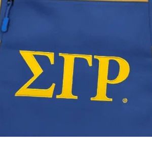 กระเป๋าเดินทาง Sigma Gamma Rho แบบถือและสะพาย ปักอักษร SGRho สำหรับชมรมนักศึกษา  กระเป๋าเดินทางขนาดใหญ่ จุของได้เยอะ เหมาะสำหรับวันหยุดสุดสัปดาห์ พร้อมสายสะพาย - Product Image 3