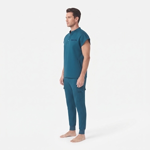 Ensemble d'uniformes médicaux pour hommes en coton doux et polyester pour le personnel hospitalier – Vêtements de travail pour le secteur de la santé en gros - Product Image 6