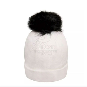 Bonnet ajustable blanc à pompon avec fourrure noire contrastante, bonnet tricoté pour l'hiver et le ski - Product Image 4