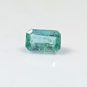 มรกตธรรมชาติจากไนจีเรีย ทรงเหลี่ยม 1.40 กะรัต พลอยเจียระไน (5x8x4.1 มม.) - Product Image 1