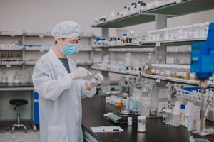 ผลิตภัณฑ์ระงับกลิ่นกายแบบแท่งครีม สูตรแร่ธาตุพิเศษ ติดทนนาน ป้องกันเหงื่อ กลิ่นหอมเฉพาะตัว พกพาสะดวก ธรรมชาติ ใช้ได้ทั้งชายและหญิง ขายส่ง - Product Image 5