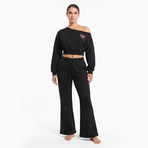 Ensemble de survêtement noir pour femme avec crop top et pantalon large, logo brodé personnalisé, fabrication en gros - Product Image 5