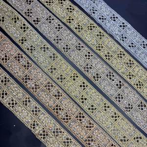 Ruban en dentelle brodée de sequins festonnés multicolores, ruban en maille florale de luxe, accessoires pour robe de mariée - Product Image 2