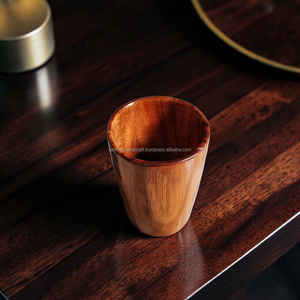 Taza de madera de acacia natural con abridor de botellas integrado, artesanía rústica para el hogar y el bar a un precio asequible. - Product Image 2