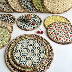 Manteles individuales verdes hechos a mano en Vietnam, combo de manteles individuales de bambú de gran venta para acentuar una mesa de estilo bohemio. - Product Image 4