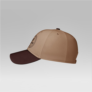 Casquette de baseball bicolore premium – Beige et bordeaux, chapeau de sport ajustable avec logo brodé - Product Image 3