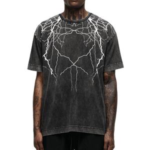 Camiseta de Algodón 100% Transpirable con Lavado Ácido y Estampado Luminoso, Diseño Personalizado para Hombre, Estilo Urbano Holgado en Negro Vintage - Product Image 1