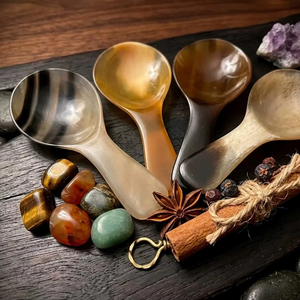 Cuillère à dessert rustique écologique en corne de buffle, lisse et brillante, faite à la main, ronde, pour la crème glacée et le pudding - Product Image 2