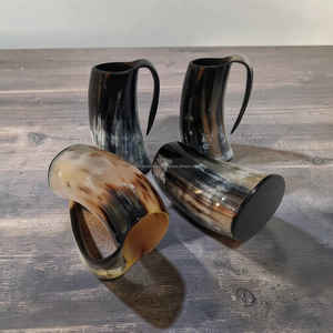 Mug à boire en corne de viking multicolores de luxe, finition brillante, à prix avantageux - Product Image 3