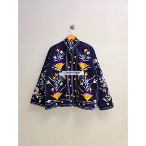 เสื้อแจ็คเก็ตกำมะหยี่อินเดียปักลายดอกไม้ พร้อมกระเป๋าข้างสองข้าง สไตล์โบฮีเมียนเก๋ไก๋ เสื้อแจ็คเก็ตผู้หญิง เสื้อคลุมโอเวอร์โค้ตแบบยูนิเซ็กส์ - Product Image 5