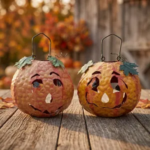 Lanternes Citrouille en Métal Martelé Artisanales, Porte-Bougies Suspendus en Métal Jack-O'-Lantern, Lanternes en Métal Martelé Effet Lumineux Récolte - Product Image 2