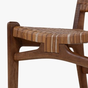 Silla de comedor premium de teca con asiento de mimbre natural – Silla de madera de estilo escandinavo para restaurante, interior de cafetería - Product Image 2
