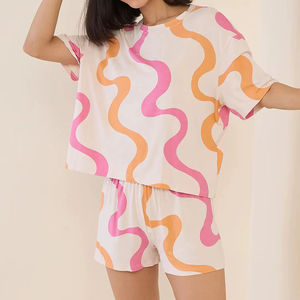 Conjuntos Deportivos de Dos Piezas para Mujer, Camisetas de Manga Corta y Pantalones Cortos Deportivos Sublimados - Product Image 2