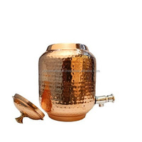 Pot d'eau en cuivre au design unique et verre en cuivre avec support Refroidisseur d'eau 5 litres avec taille personnalisée artisanat naturel