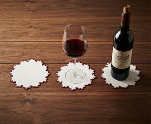 Serviettes de cocktail 100% coton personnalisées avec bordure festonnée rouge serviette de boisson pleine grandeur pour la maison hôtel bar événements vente en gros - Product Image 4