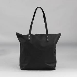 กระเป๋าโท้ทหนังแท้ 100% สำหรับผู้หญิง พร้อมโลโก้พิมพ์ลายตามสั่ง หนังวัวแท้ รุ่น LTB-0225 - Product Image 1