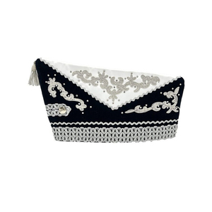 Casquette de prince traditionnelle noire et blanche, brodée à la main, motif de festival et de carnaval, avec petit bateau brodé - Product Image 4