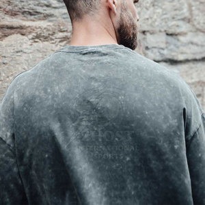 Camisetas clásicas de estilo casual con efecto lavado, ajuste cómodo para hombre, camisetas con lavado ácido para una apariencia de moda atemporal. - Product Image 2