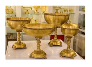 <b>Brass</b> Antique Chocolate Bowl With Handles And <b>Legs</b> Hotel Dinnerware Serving Bowl At Acceptable Prices - Product Image 6