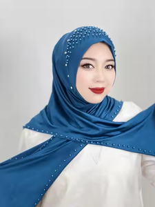 ฮิญาบผ้าซาตินสีน้ำตาลประดับด้วยคริสตัลสำหรับผู้หญิงสวมใส่ในชีวิตประจำวัน - Product Image 2